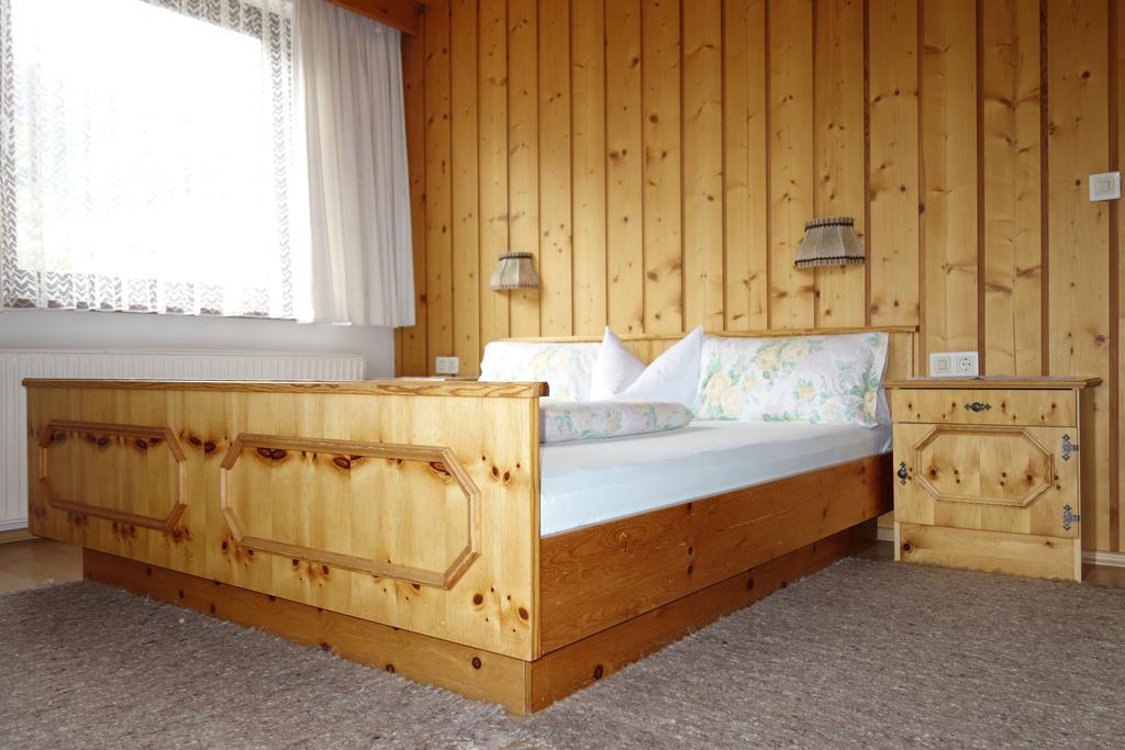 Ferienhaus Tirolerhof Kals-am Großglockner Pokoj fotografie
